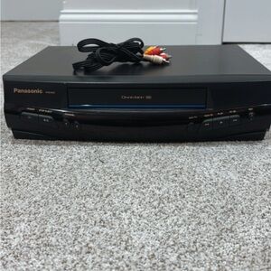 Panasonic PVQ-920 Omnivision VHS Player, TESTED & WORKING. RCA Cable Included!